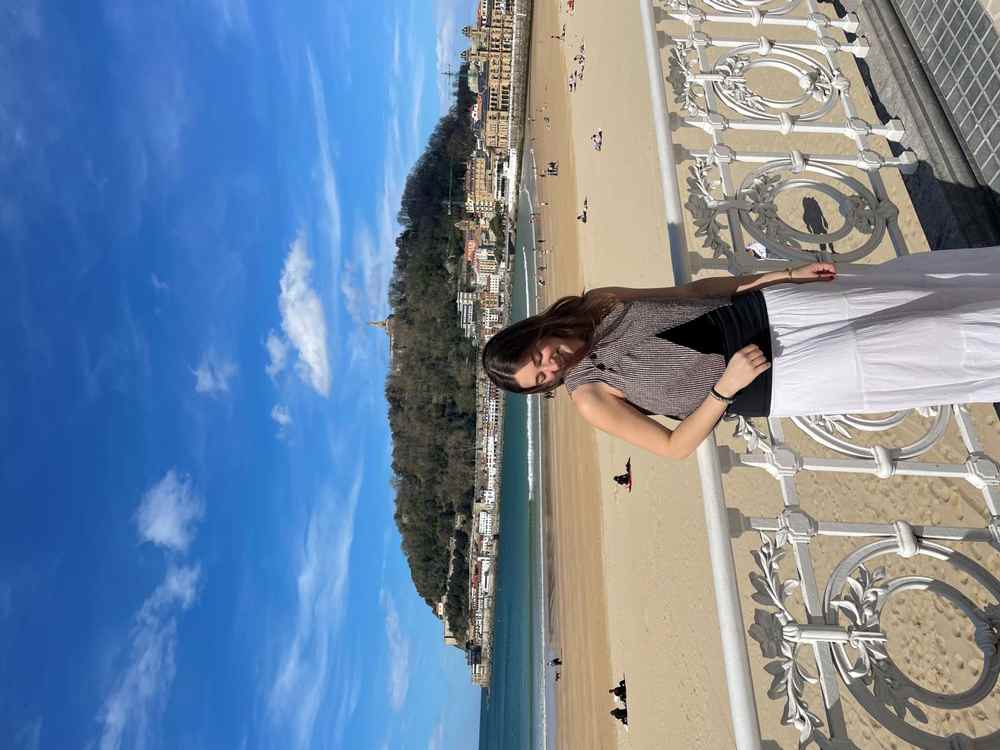 Victoria Airo, Spain